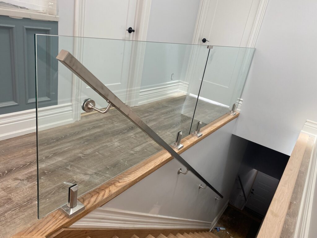 frameless indoor glass railigns with guardrail